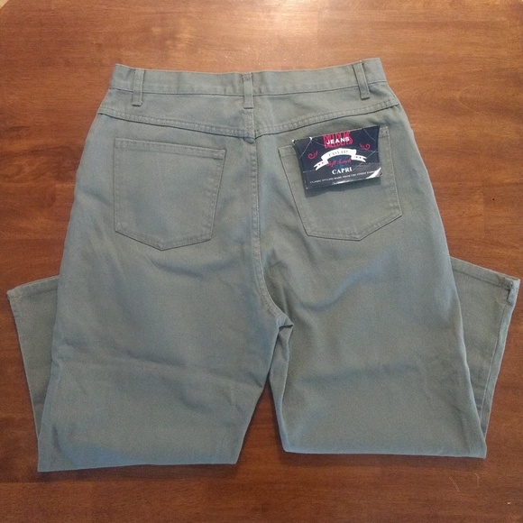 bill blass Denim - Bill Blass Capri Easy Fit Soft Touch Jeans Classic